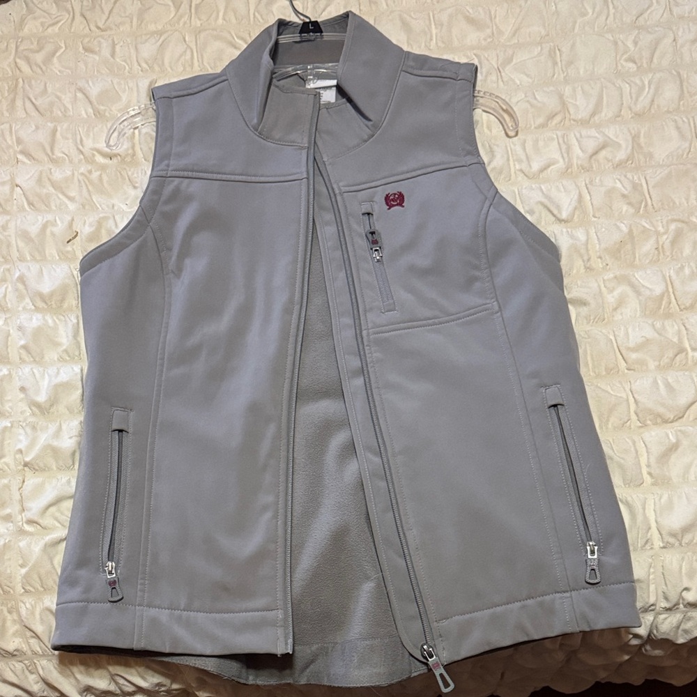Women’s cinch vest